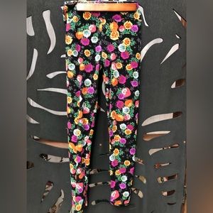 Lularoe OS Alice in wonderland leggings